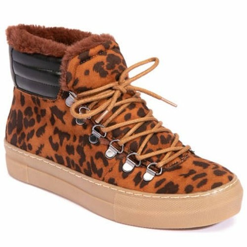 sneakers with leopard accent