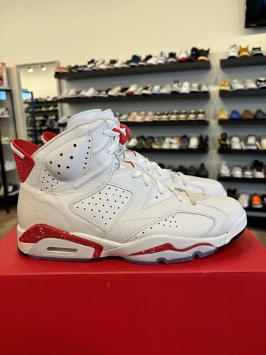 Jordan 6 Red Oreo White and University Red 2022 Size 10.5 Pre-Owned СТ8529-162