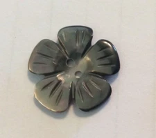 BUTTONS ETC #LK13302/32 BLACKLIN FLOWER ROUND-2 HOLE-13/16"--4 PIECES