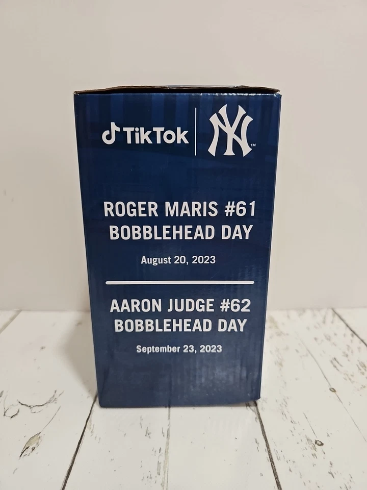 New York Yankees 2023 Roger Maris SGA Bobblehead 61 jonrón Aaron Judge 20/08/23 Foto 4 de 4