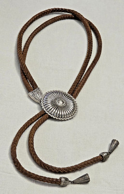 VTG Western Braided Leather Bolo Tie w/ 3'' Engraved Silv Tone Concho Tips Unisex