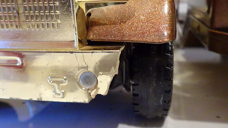 rare 1987 vintage NYLINT Freightliner semi truck gold Muscle Mover car carrier - Image 4 of 4