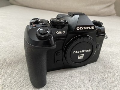 Olympus OM D E M1 Mark II   Body + BLH 1 + Metz Blitz + OVP
