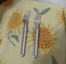 'Candelabra' by Cambridge Stainless Flatware Glossy 18/8 China - You Choose