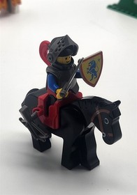 Vintage 1990 LEGO King's Mountain Fortress Set 6081- Complete with 8 minifigs