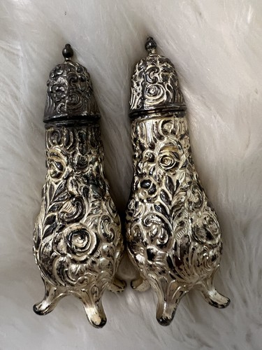 Vintage W.B. Mfg Co. Silver Plated Floral Salt & Pepper Shakers - Picture 7 of 9