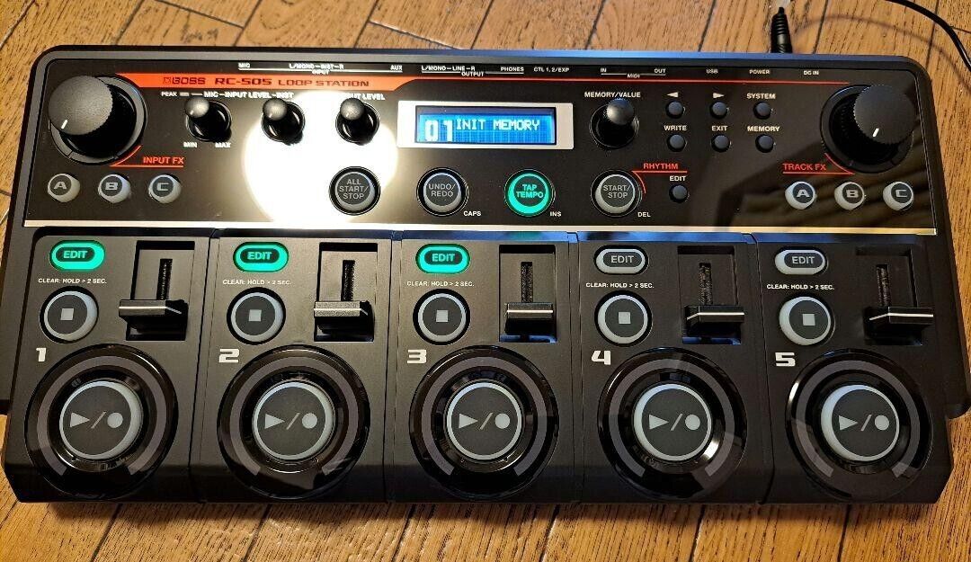 Boss RC-505 Loop Station Phrase Recorder Keyboard Effect Boss RC-505 Loop Station Phrase Recorder Keyboard Effect