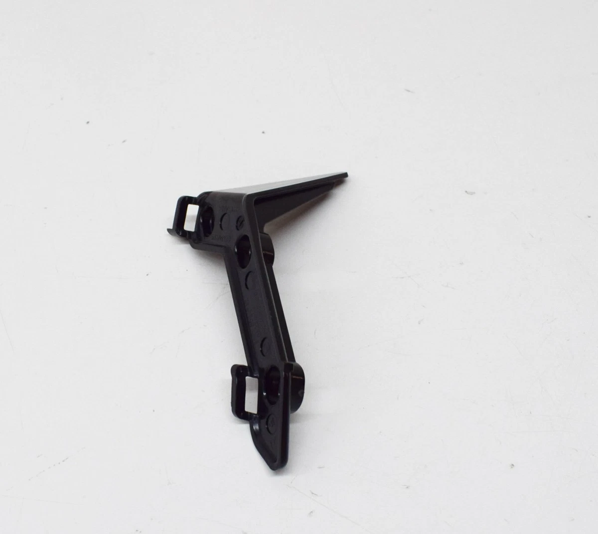BMW 2 F87 Front Right Bumper Bracket 8066942 51118066942 2015 NEW 