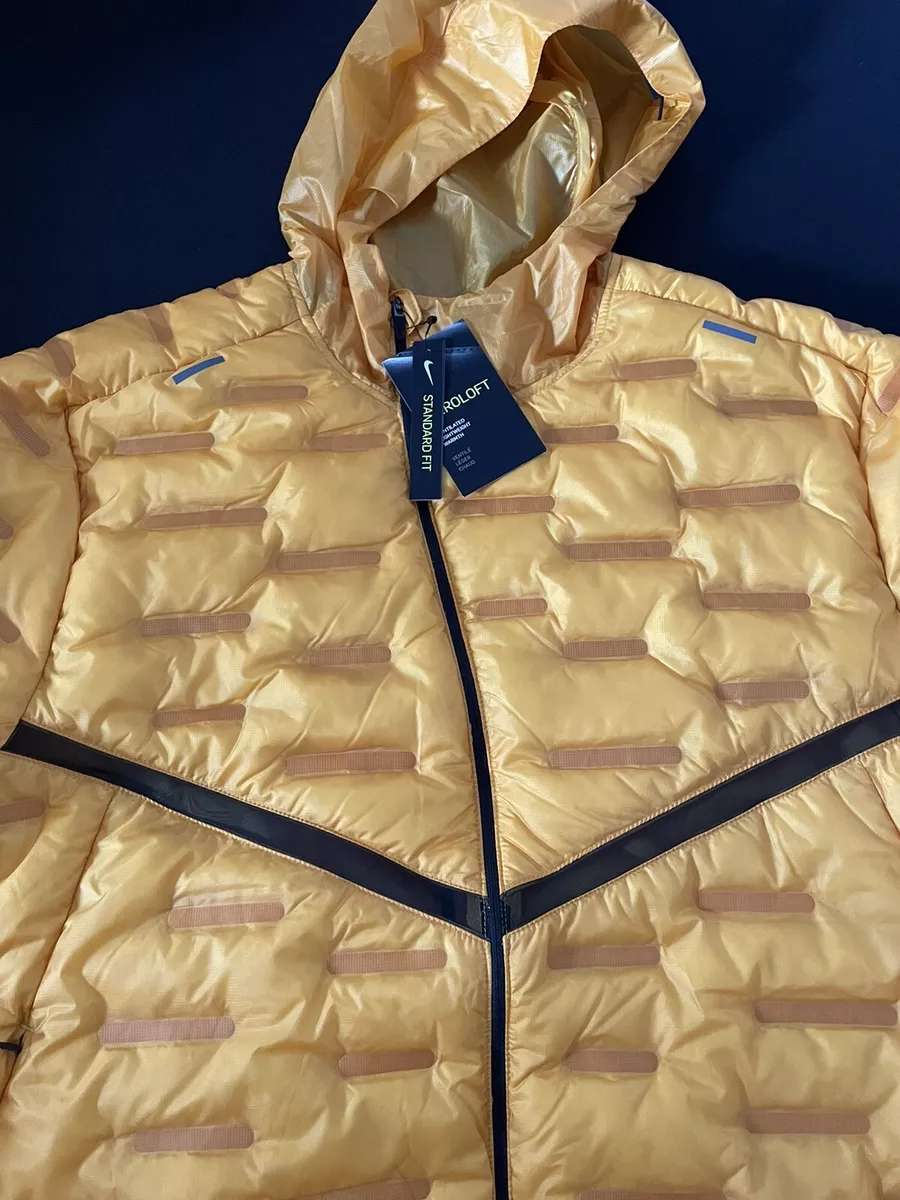 Nike top aeroloft repel