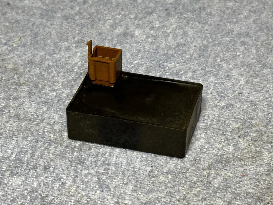 1982 Honda Goldwing 1100 Gl1100 Ecu unidade controladora de computador caixa Ecm Cdi fabricante de equipamento original - Imagem 3 de 4