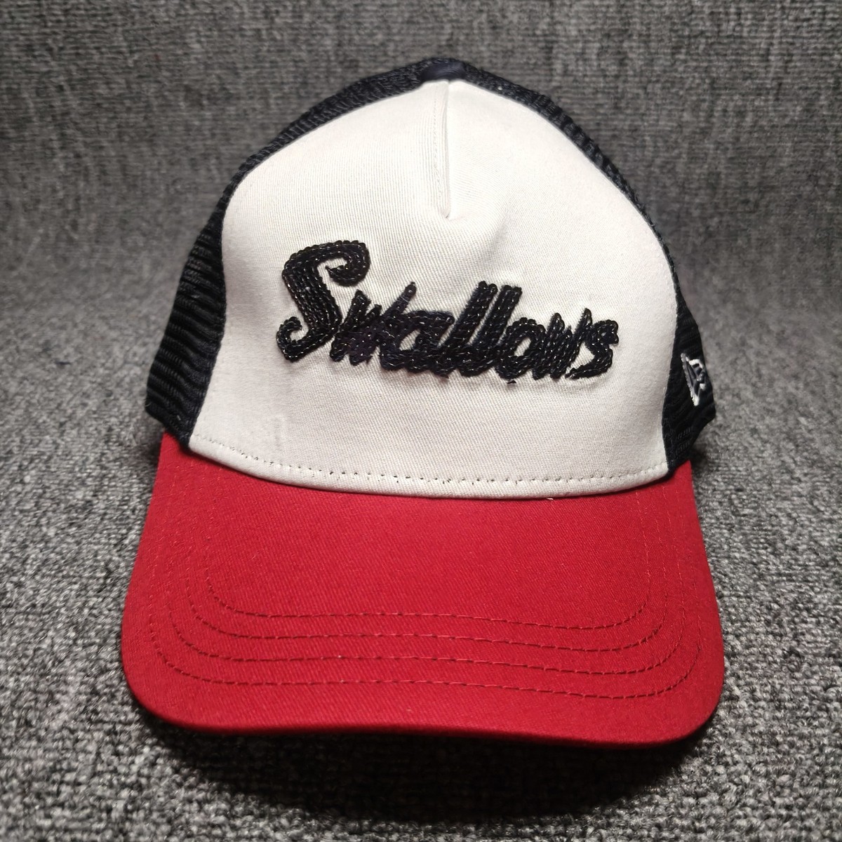 New Era 9FORTY Tokyo Yakult Swallows Trucker Hat Cap Snapback Red White Black