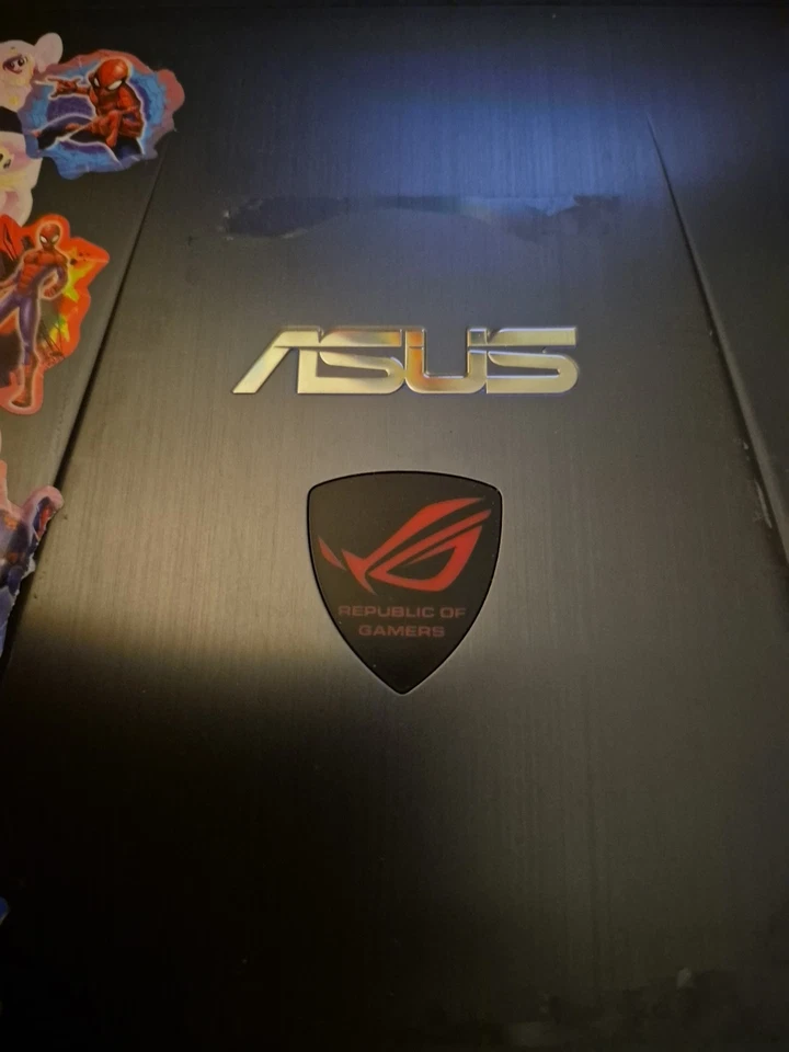 Broken ASUS Republic of Gamers (ROG) GL752V gaming laptop For Fixing Or Parts - Image 2 of 4
