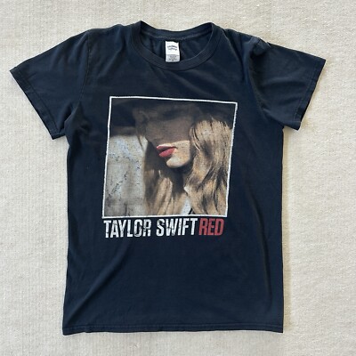 Taylor Swift Shirt 2013 Small Red Tour Band Concert T-Shirt
