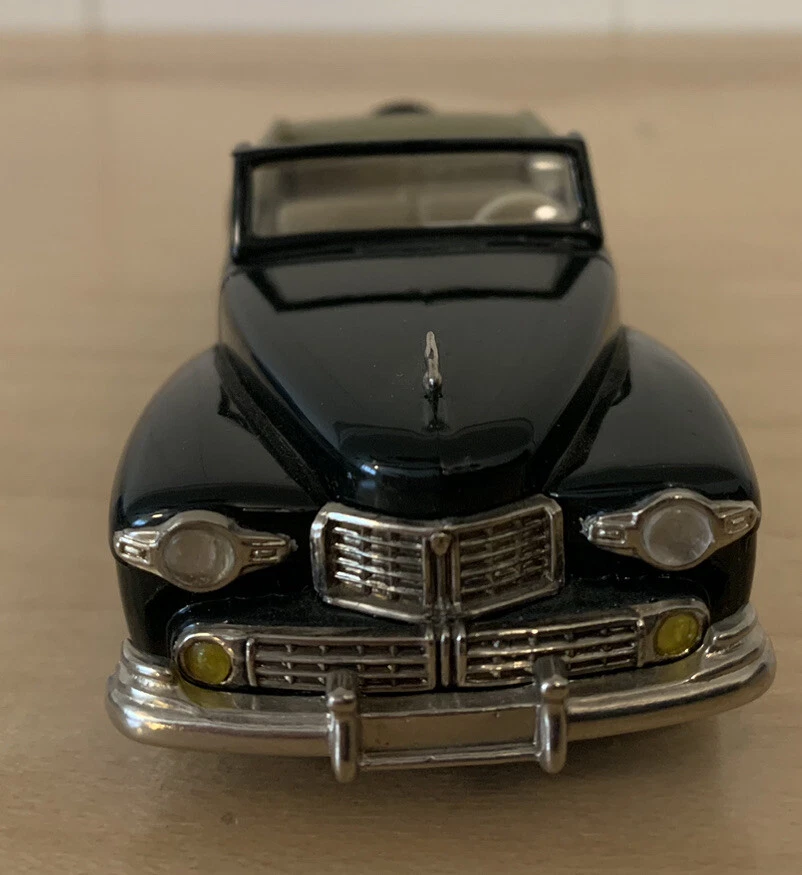 Lincoln Continental Buby Collectors Classics 1:43 - 1946, convertible verde oscuro Foto 3 de 4