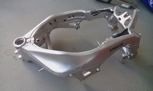 Yamaha YZF R1 RN04 00-01 Rahmen Hauptrahmen mit Fahrzeugpapiere - Bild 3 von 8