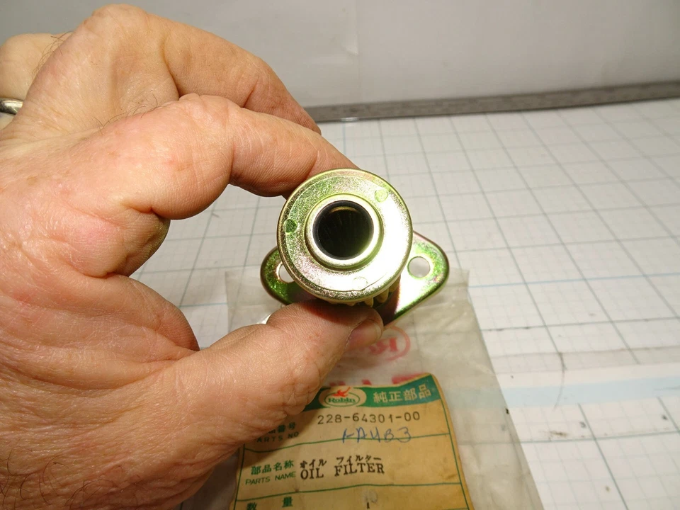 Cartucho de filtro de aceite Robin 228-64301-00 tipo pantalla OEM NOS Foto 2 de 4