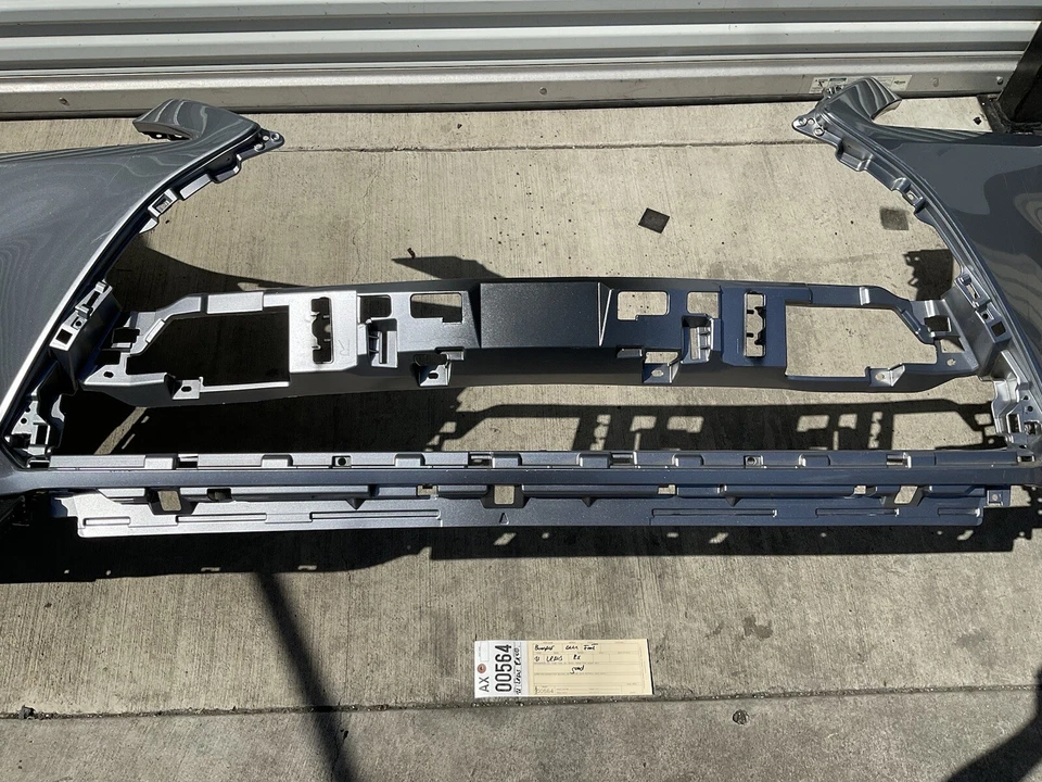 Cubierta del parachoques delantero OEM Lexus RX RX350 RX450H 2020 2021 Foto 4 de 4