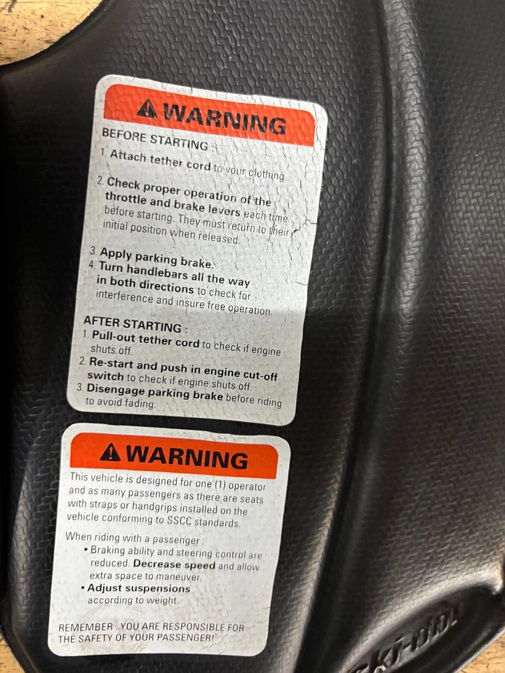 Rodilleras SKI-DOO 2003-08 REV OEM MXZ Renegade GSX XRS GTX 500ss Summit 550F 800 Foto 3 de 4