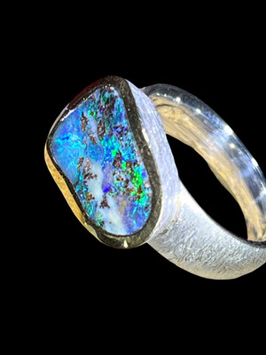 Boulder Opal Great Barrier Reef Ring in Silber mit teilvergoldeter Fassung