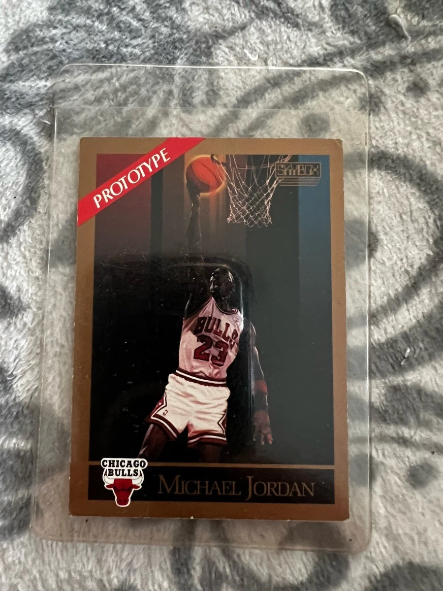 SkyBox Basketball Original 1990-91 Season Sports Trading Cards