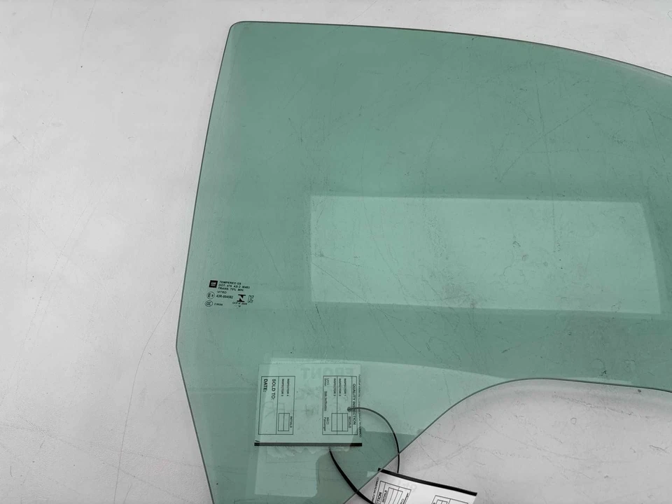 Chevrolet Tahoe 2015-2020 puerta delantera derecha del lado del pasajero ventana vidrio OEM Foto 2 de 4