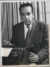 1970 Press Photo Malcolm Johnson, Pulitzer Prize winner joins International News