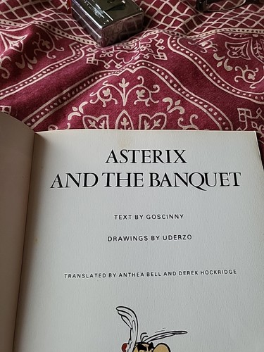Asterix and the Banquet Goscinny & Uderzo Paperback 1981 - Picture 5 of 7
