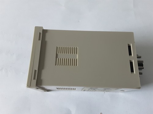 Omron Controller E2CA-4N4C Proximity Switch Sensor. - Picture 8 of 9