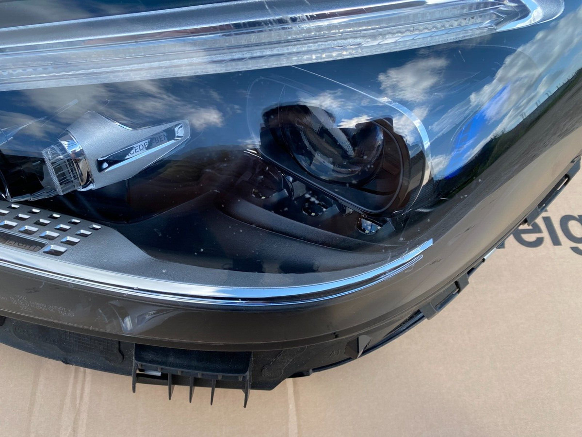 Mercedes W206 C-Klasse Digital Scheinwerfer Links A2069066903  