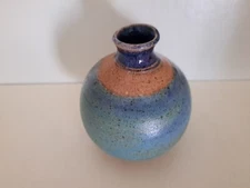 Rare VINTAGE DAVID HANDLEY OLD FARMHOUSE POTTERY Vase "3 BLUE Maydelle, Tx.