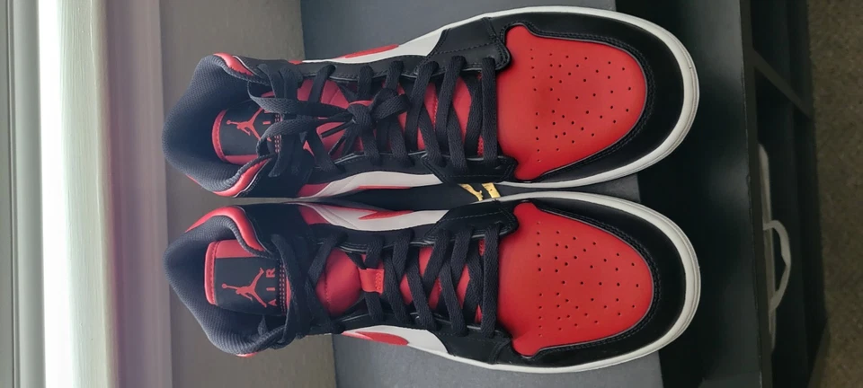 Nike Air Jordan 1 Retro “Mid Bred Toe” Negro Rojo Fuego Blanco 554724-079 Talla 13 Foto 3 de 4