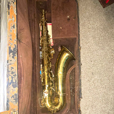 Baritone Saxophone Instrument Gold Brass Body w/ Case