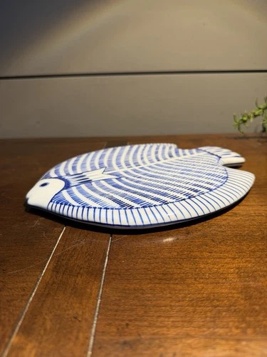Vintage Blue & White Hand Painted Large Trivet  9.5” L 8” W. EUC. RARE HTF image 7