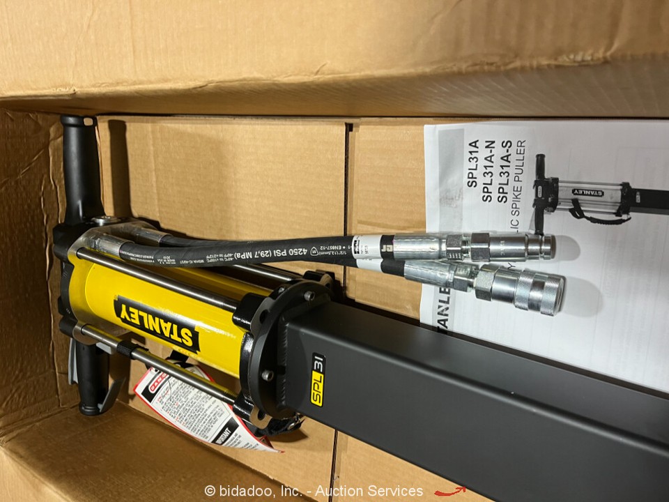 Stanley SPL31AS Series Hand Held Hydraulic Rail Spike Puller Tool