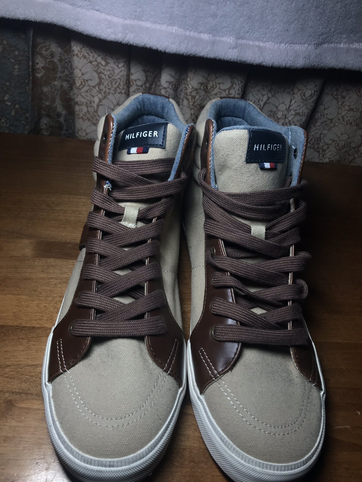TOMMY HILFIGER MiD Top Shoe Sz 10 