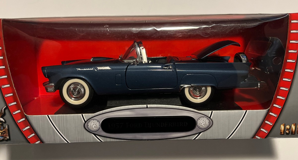 1957 Ford Thunderbird Convertible Road Signatures Diecast 1