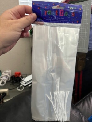 Creative Converting Clear Cello 20ct Party Treat Bags With Twist Ties 5''x11.25''