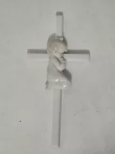 Pray Girl Cross 1996 R Roman Communion Baptism White Ceramic Vtg Religious