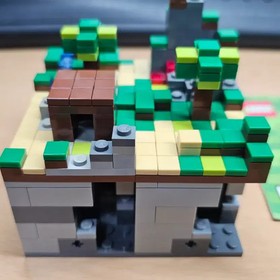 LEGO Minecraft 21102 Micro World - Discontinued Collectible Official