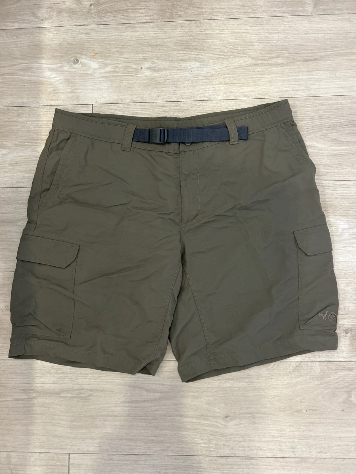 The North Face Cargo Shorts Mens Size 40/XL Olive Green Stow Pocket Travel Hike