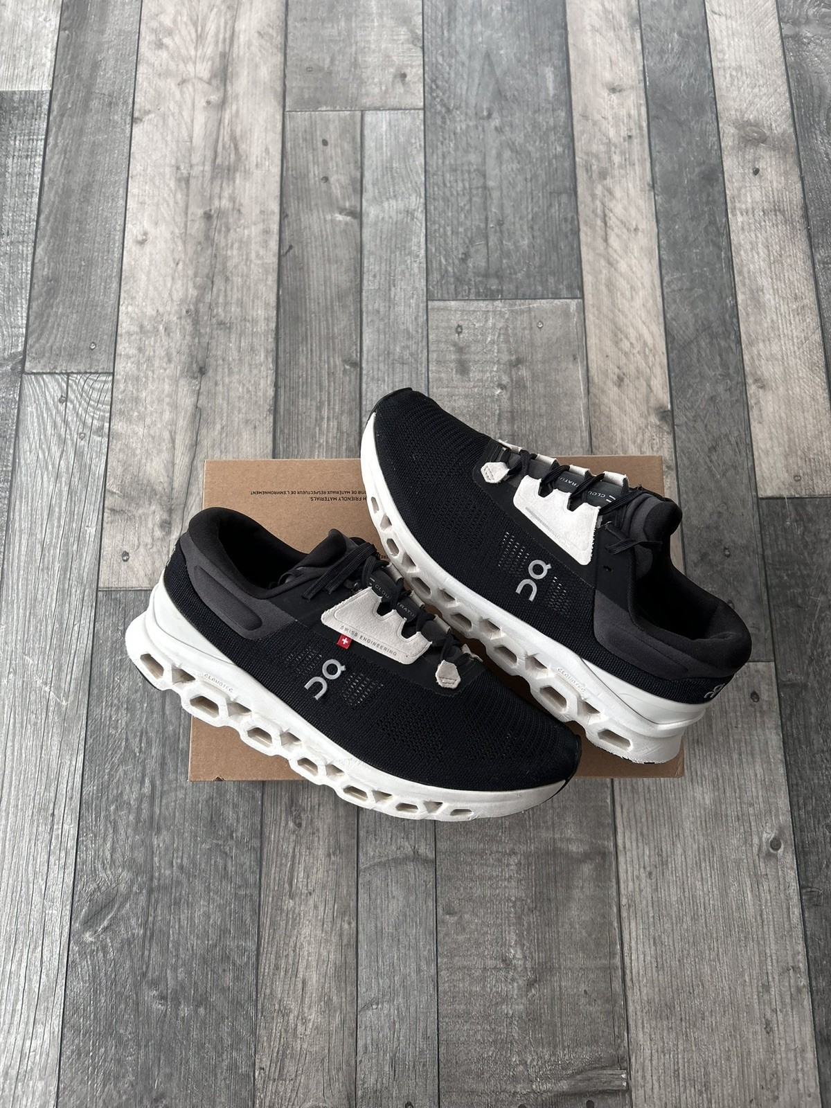 ON Running CloudStratus Road Running Trainers Black White Size UK 7 RRP £170 image 2