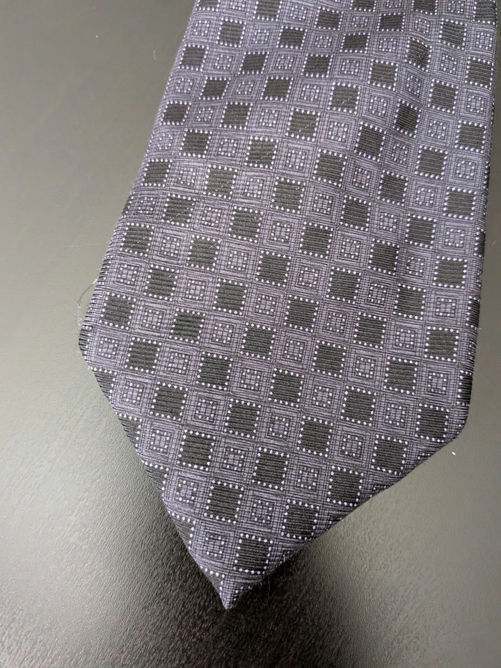 Corbata Bijoux Terner de seda genuina púrpura geométrica 62” de largo 3,5” de ancho Foto 2 de 4