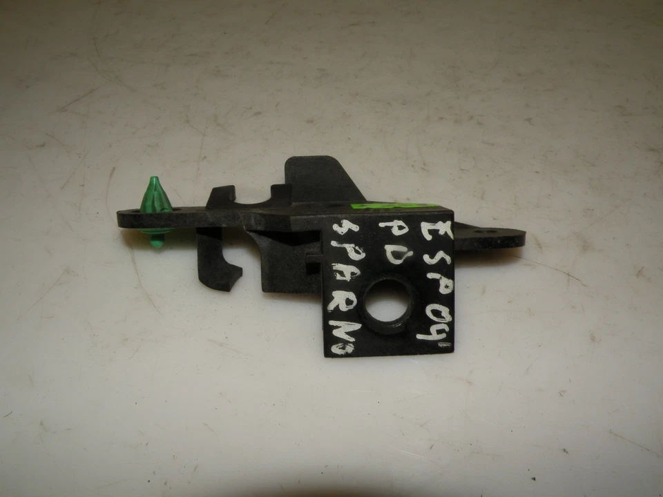 RENAULT ESPACE 2004 FRONT RIGHT WINGE FENDER BRACKET HOLDER MOUNT OEM 8200115946 - Image 4 of 4