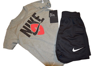 4TA NWT NIKE Logo 4T 3-4 Years FOOTBALL Dri-Fit T-Shirt & Shorts Outfit Set