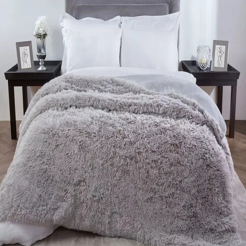 Plaid ou couvre-lit fausse fourrure,Déco Douceur , plusieurs coloris disponibles - Photo 2/4