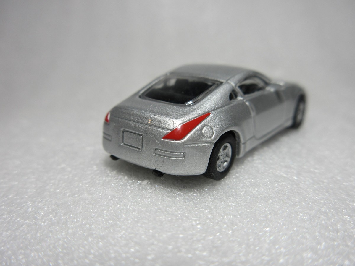 Nissan Fairlady Z Z33 Coupe 2002 Silver Kyosho 1:100 Scale