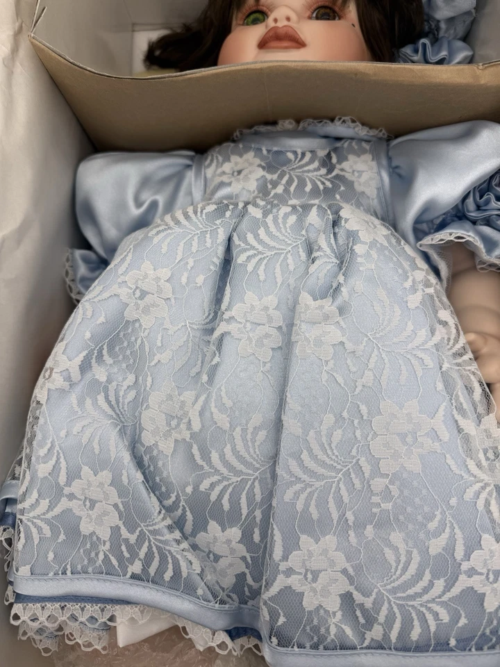 Muñeca de porcelana Marie Osmond original "Olive May" 24" muñeca bebé vintage para niños pequeños. Foto 2 de 4