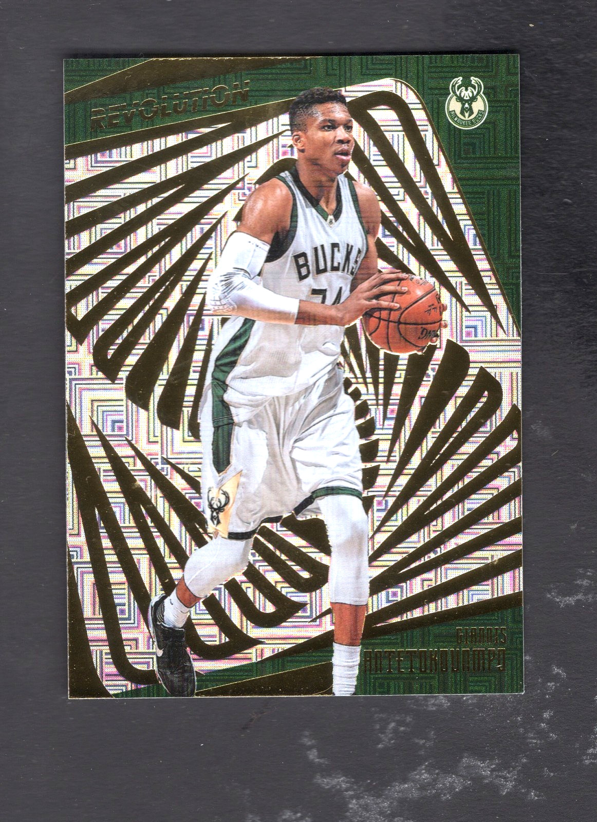 2015-16 Panini Revolution #29 Giannis Antetokounmpo