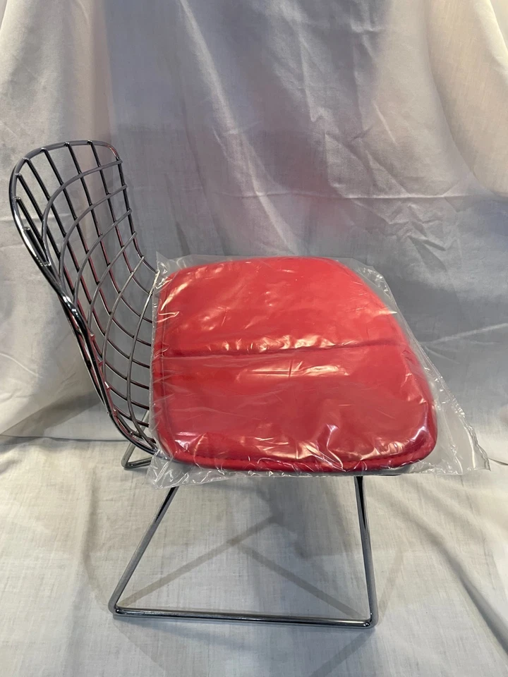 Подлинный винтажный детский стул Knoll Bertoia цвет: хром с красным - Изображение 4 из 4