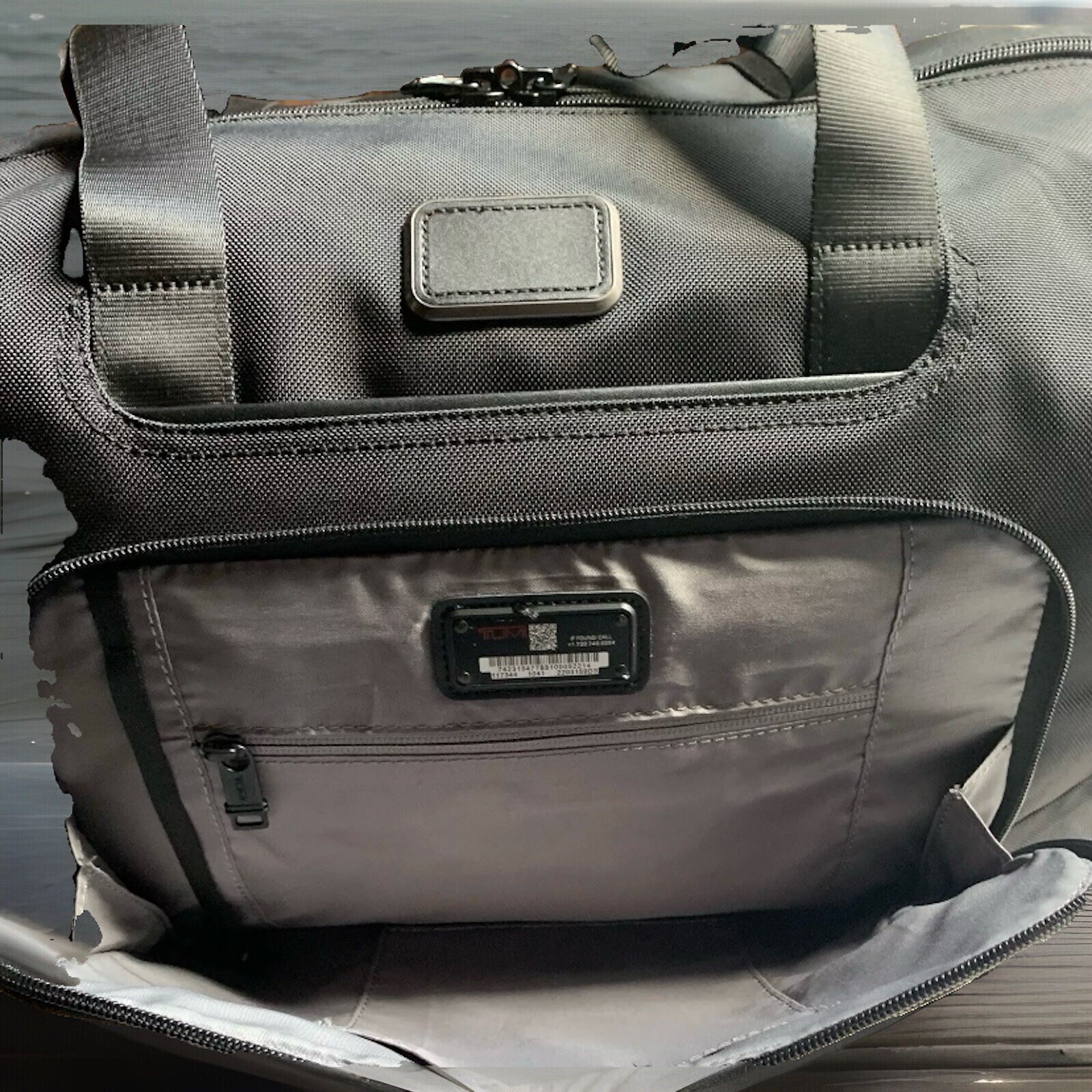 New Tumi Alpha 3 Collection Double Expansión Travel Satchel. Black $550 image 6